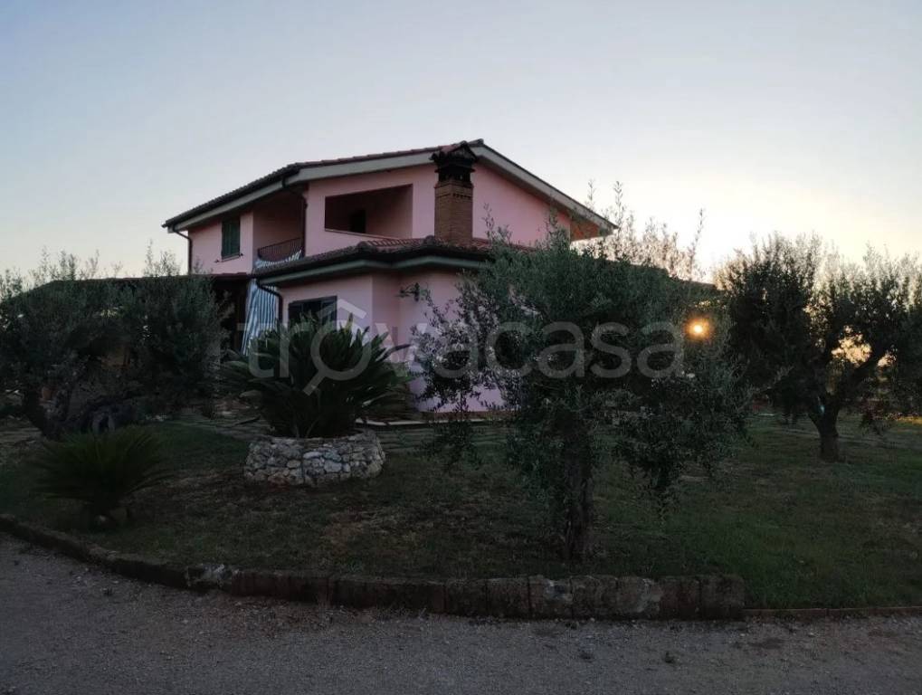 casa indipendente in vendita a Cori in zona Giulianello