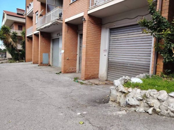 negozio in vendita a Cori