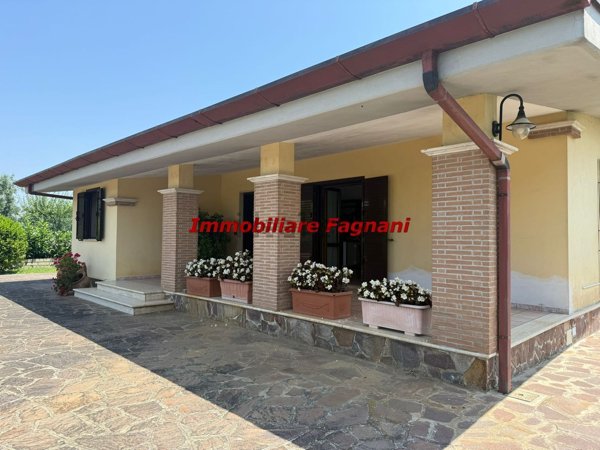 casa indipendente in vendita a Cori in zona Giulianello