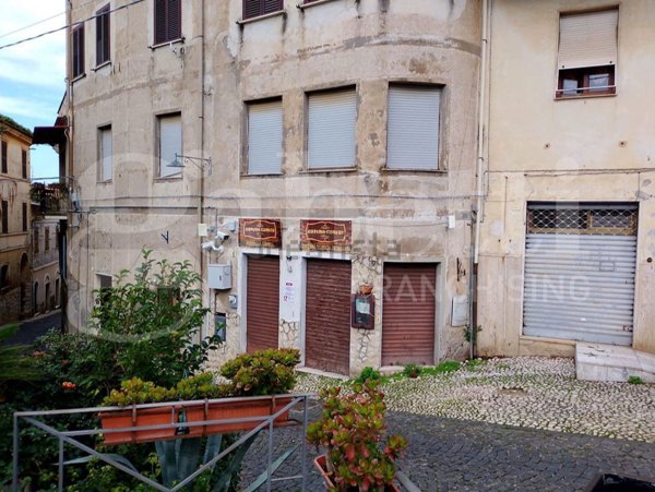 locale commerciale in vendita a Cori