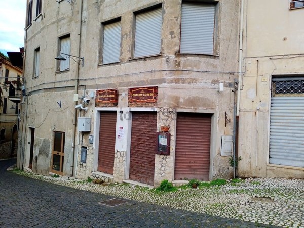 locale commerciale in vendita a Cori