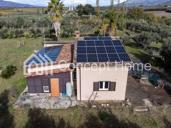 casa indipendente in vendita a Cori