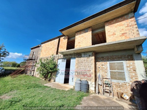 pentavano in vendita a Cori