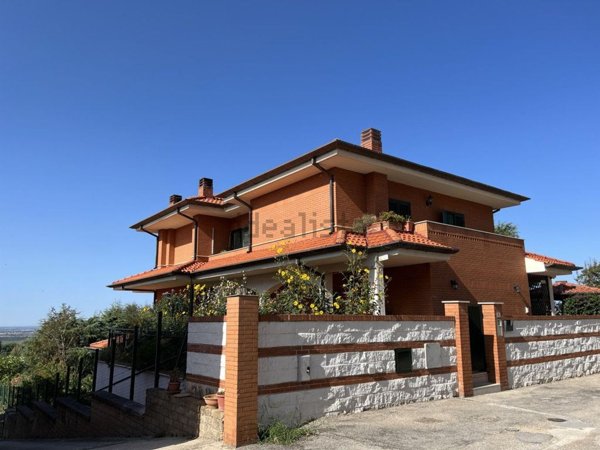 casa indipendente in vendita a Cori