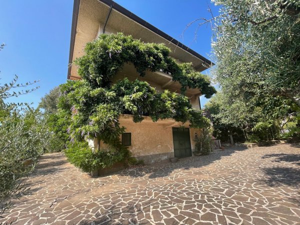 casa indipendente in vendita a Cori in zona Giulianello