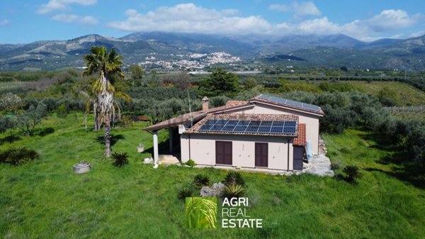 casa indipendente in vendita a Cori in zona Giulianello