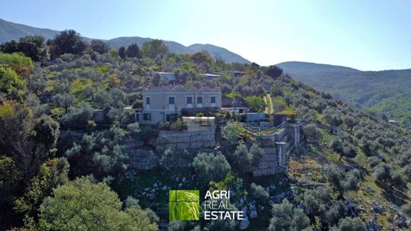 casa indipendente in vendita a Cori