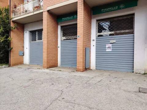 locale commerciale in vendita a Cori