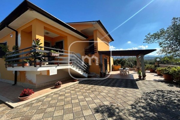 casa indipendente in vendita a Cori in zona Giulianello