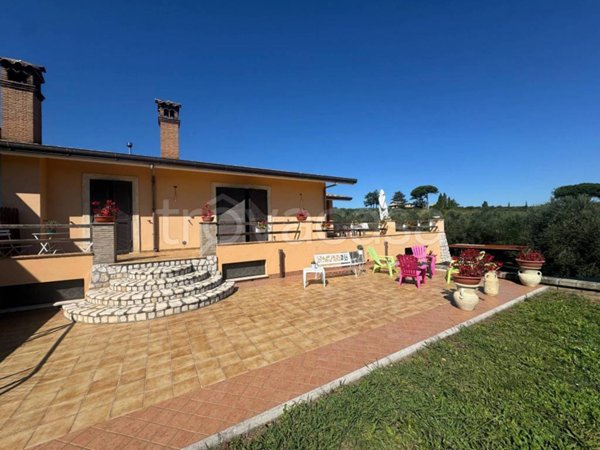 casa indipendente in vendita a Cori in zona Giulianello