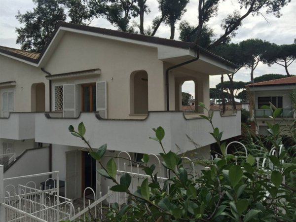 casa indipendente in vendita a Fondi in zona Rio Claro