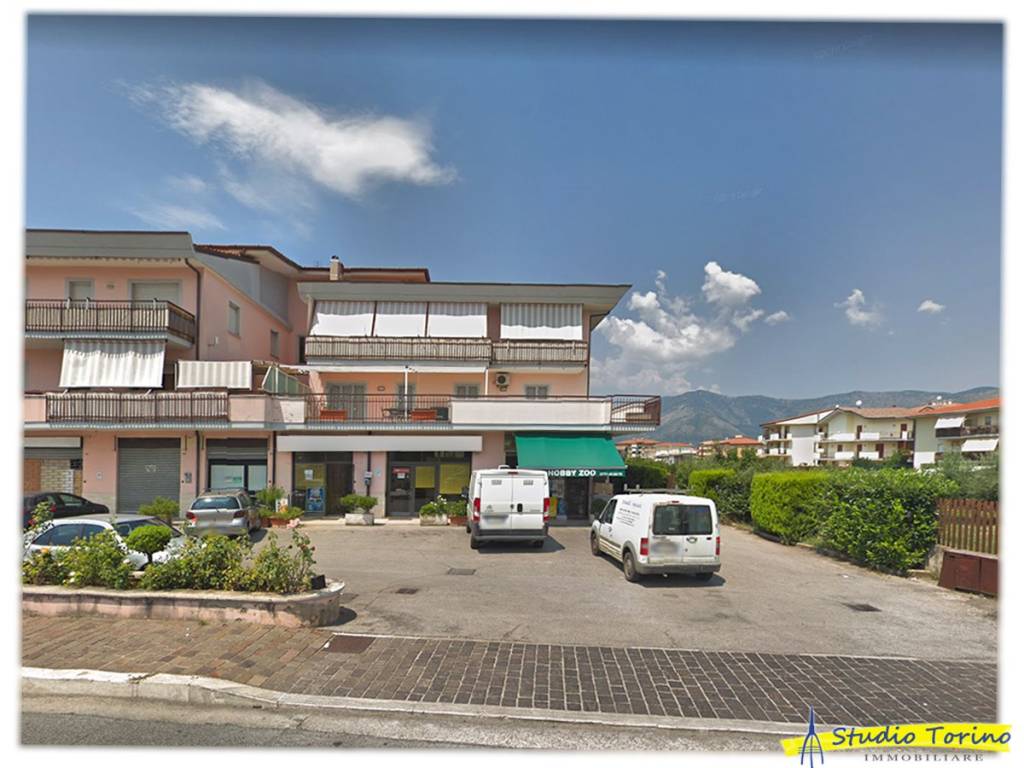 negozio in vendita a Fondi