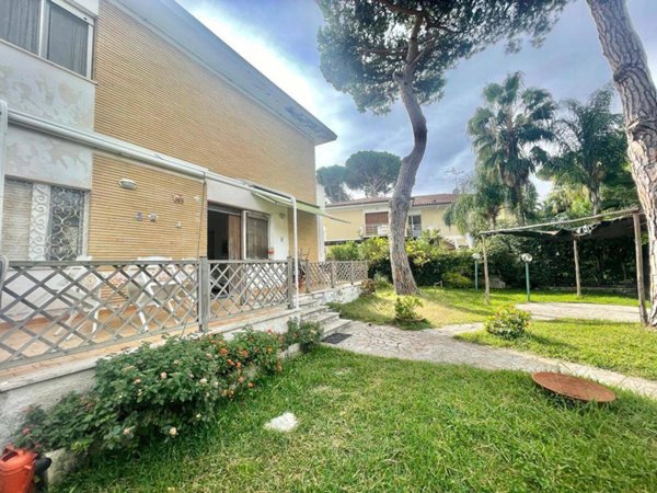 casa indipendente in vendita a Fondi in zona Rio Claro