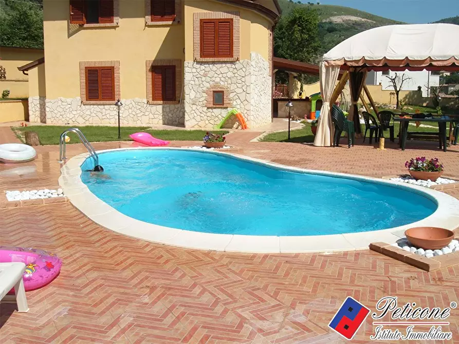 casa indipendente in vendita a Fondi