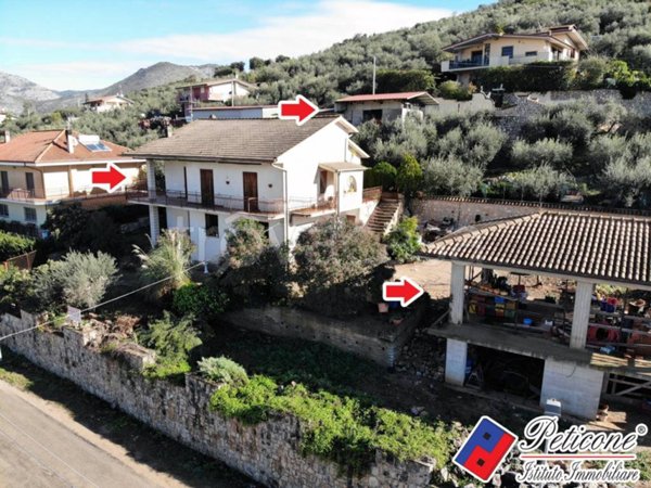 casa indipendente in vendita a Fondi