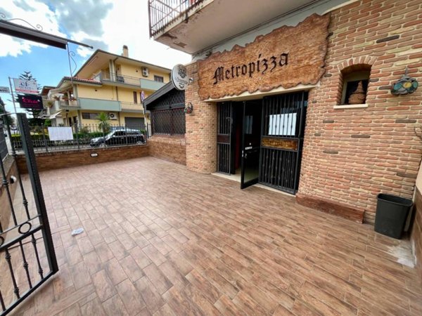 negozio in vendita a Fondi