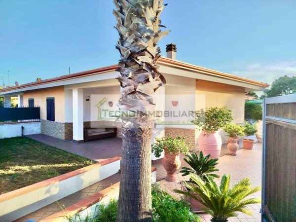 casa indipendente in vendita a Fondi