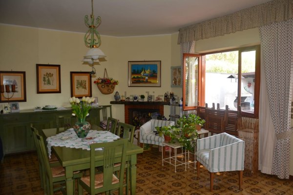 casa indipendente in vendita a Fondi