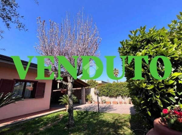 casa indipendente in vendita a Fondi