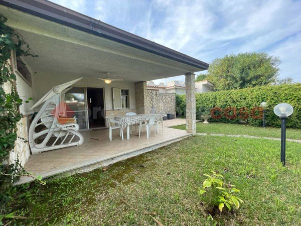 casa indipendente in vendita a Fondi