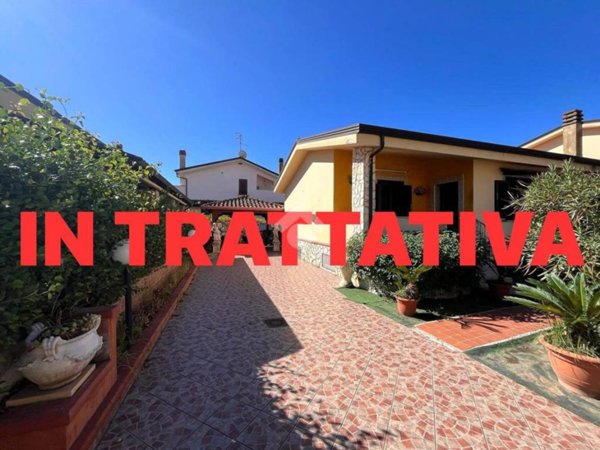 casa indipendente in vendita a Fondi