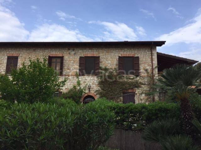 casa indipendente in vendita a Fondi