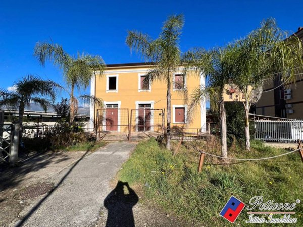 casa indipendente in vendita a Fondi
