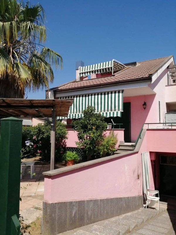 casa indipendente in vendita a Fondi