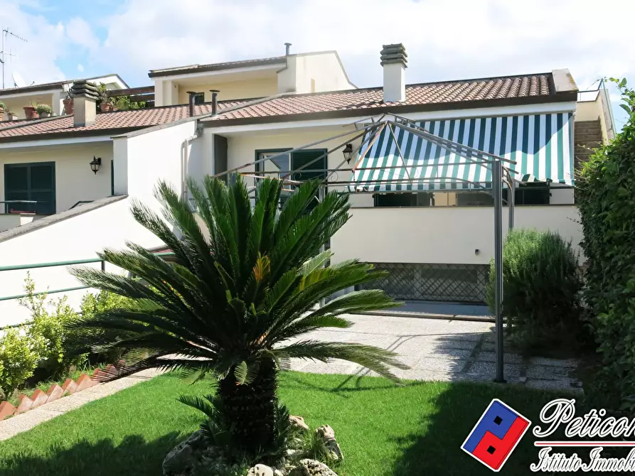 casa indipendente in vendita a Fondi
