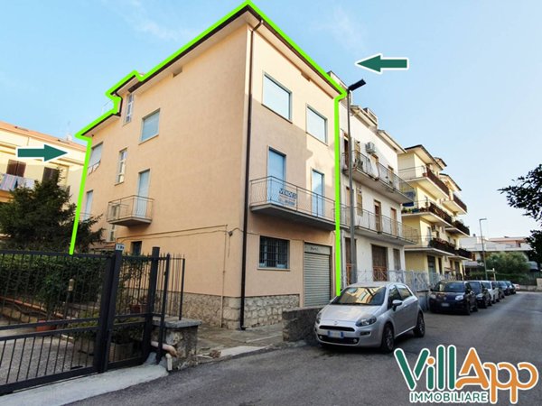 casa indipendente in vendita a Fondi
