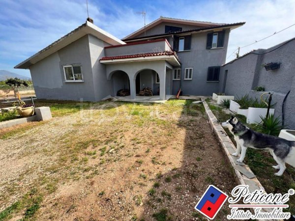casa indipendente in vendita a Fondi