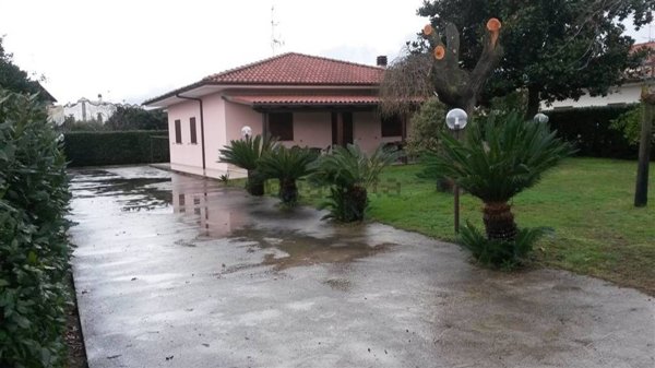 casa indipendente in vendita a Fondi