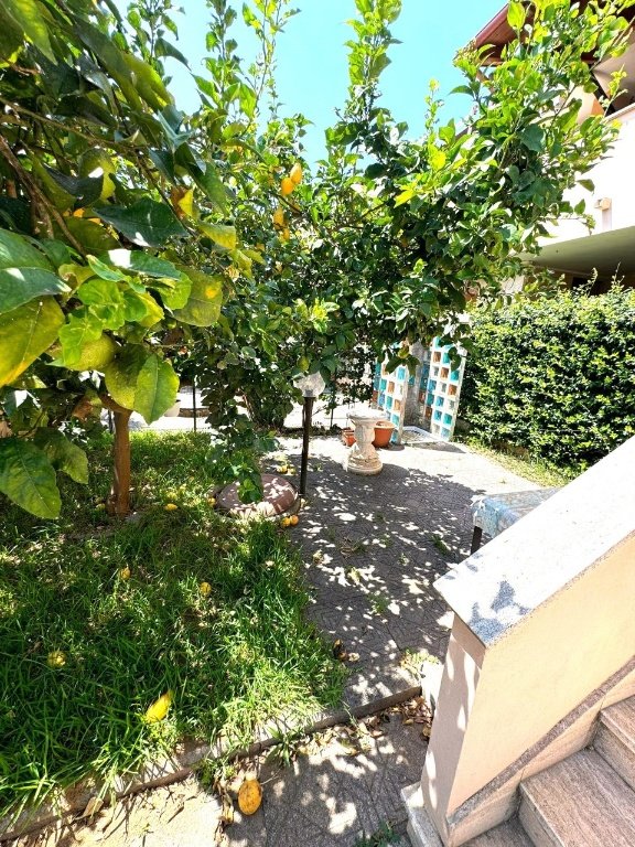 casa indipendente in vendita a Fondi