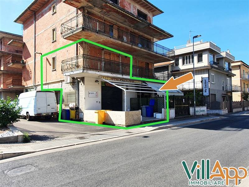 locale commerciale in vendita a Fondi