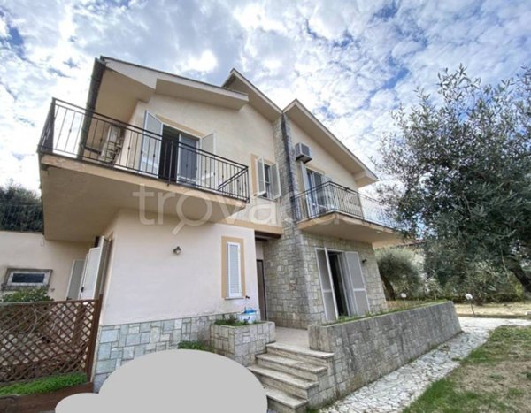 casa indipendente in vendita a Fondi