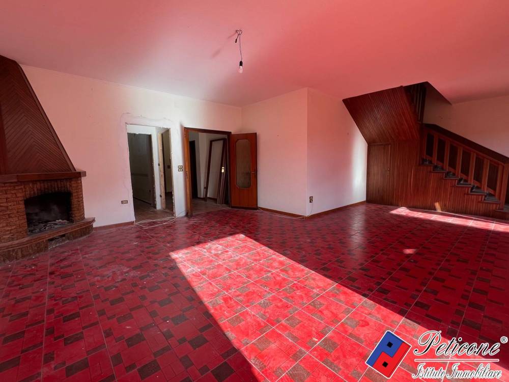casa indipendente in vendita a Fondi