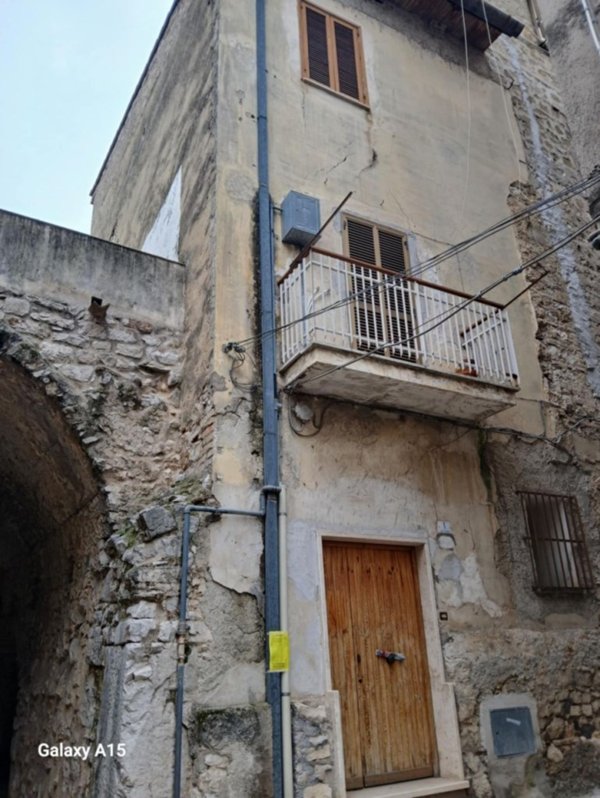 casa indipendente in vendita a Fondi