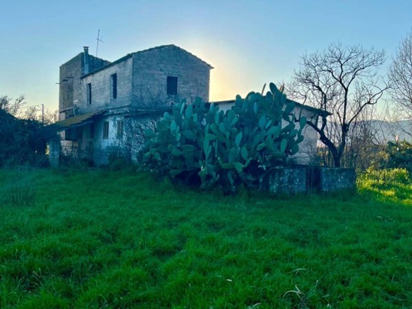 casa indipendente in vendita a Fondi