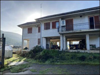 casa indipendente in vendita a Fondi