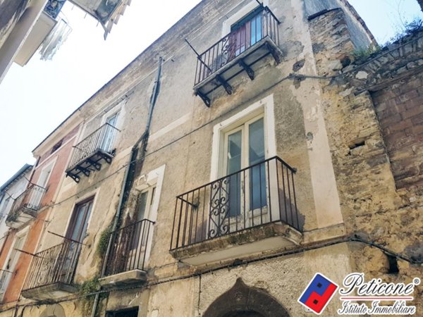 casa indipendente in vendita a Fondi