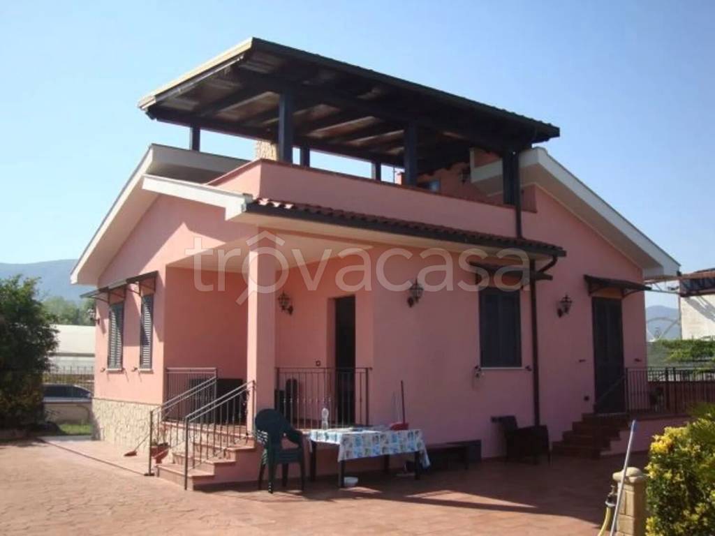 casa indipendente in vendita a Fondi