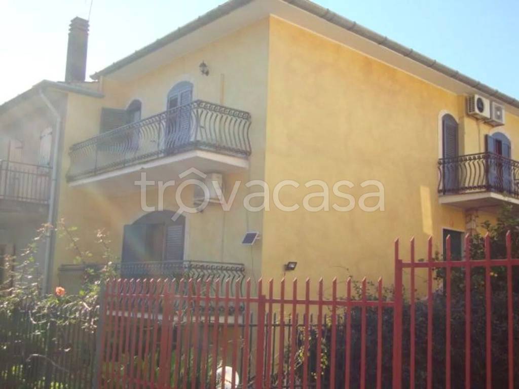 casa indipendente in vendita a Fondi