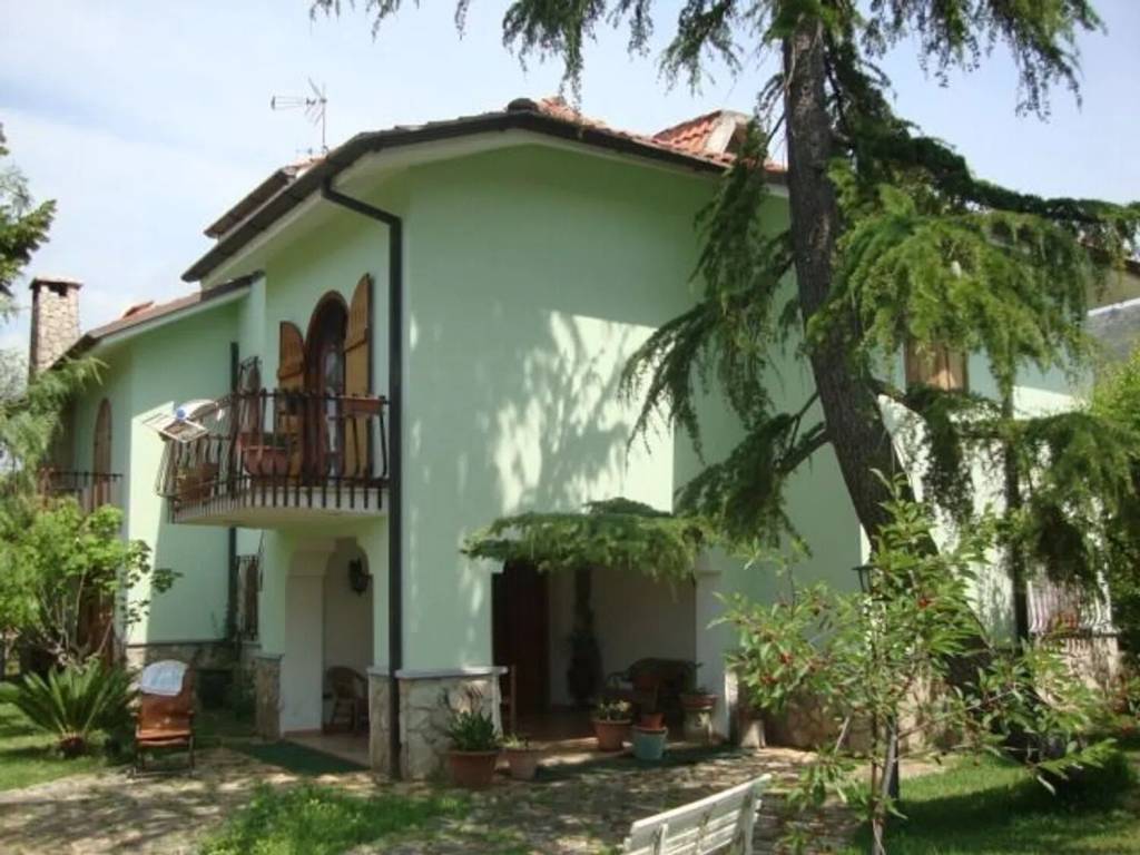 casa indipendente in vendita a Fondi
