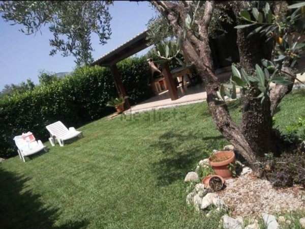 casa indipendente in vendita a Fondi