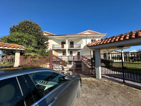casa indipendente in vendita a Fondi