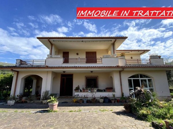 casa indipendente in vendita a Fondi
