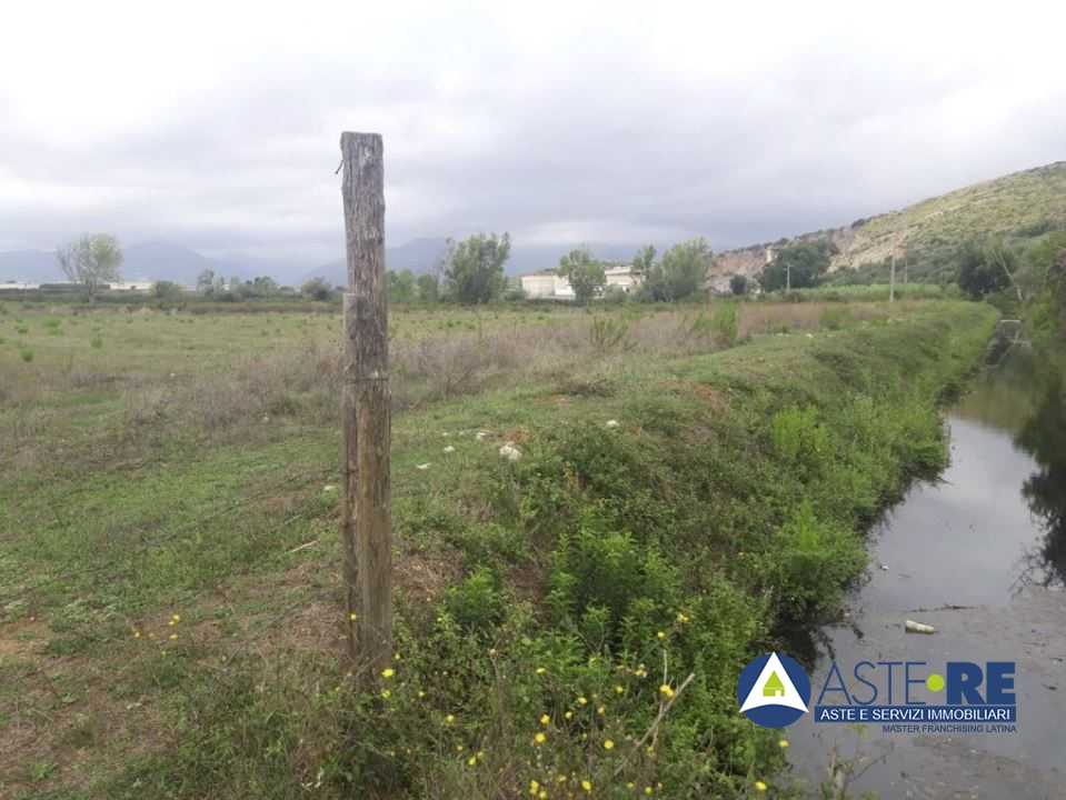 terreno edificabile in vendita a Fondi