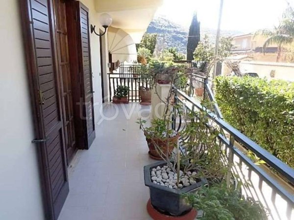 casa indipendente in vendita a Fondi