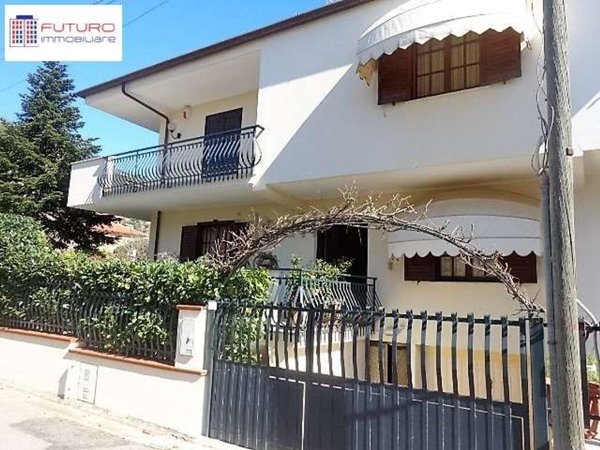 casa indipendente in vendita a Fondi