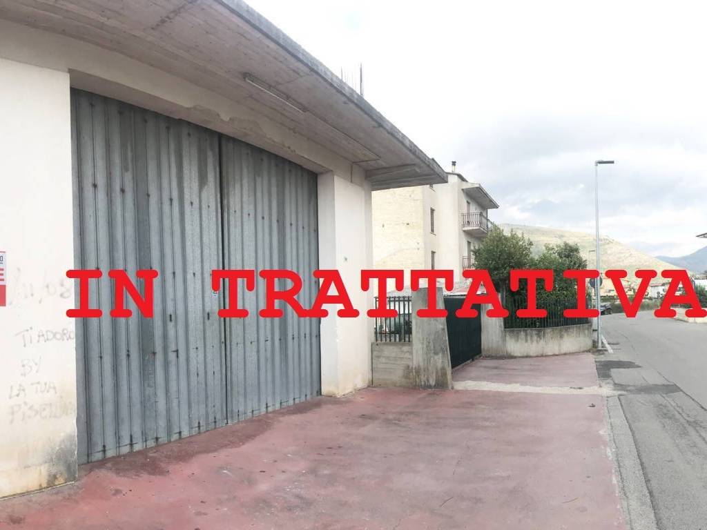 negozio in vendita a Fondi